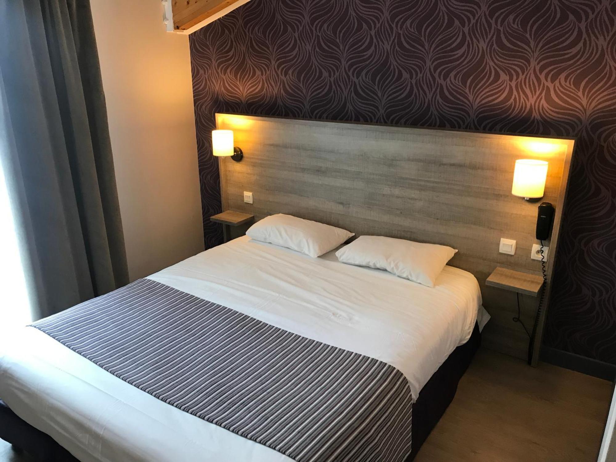 Logis Hotel Le Saint Georges Vivonne エクステリア 写真