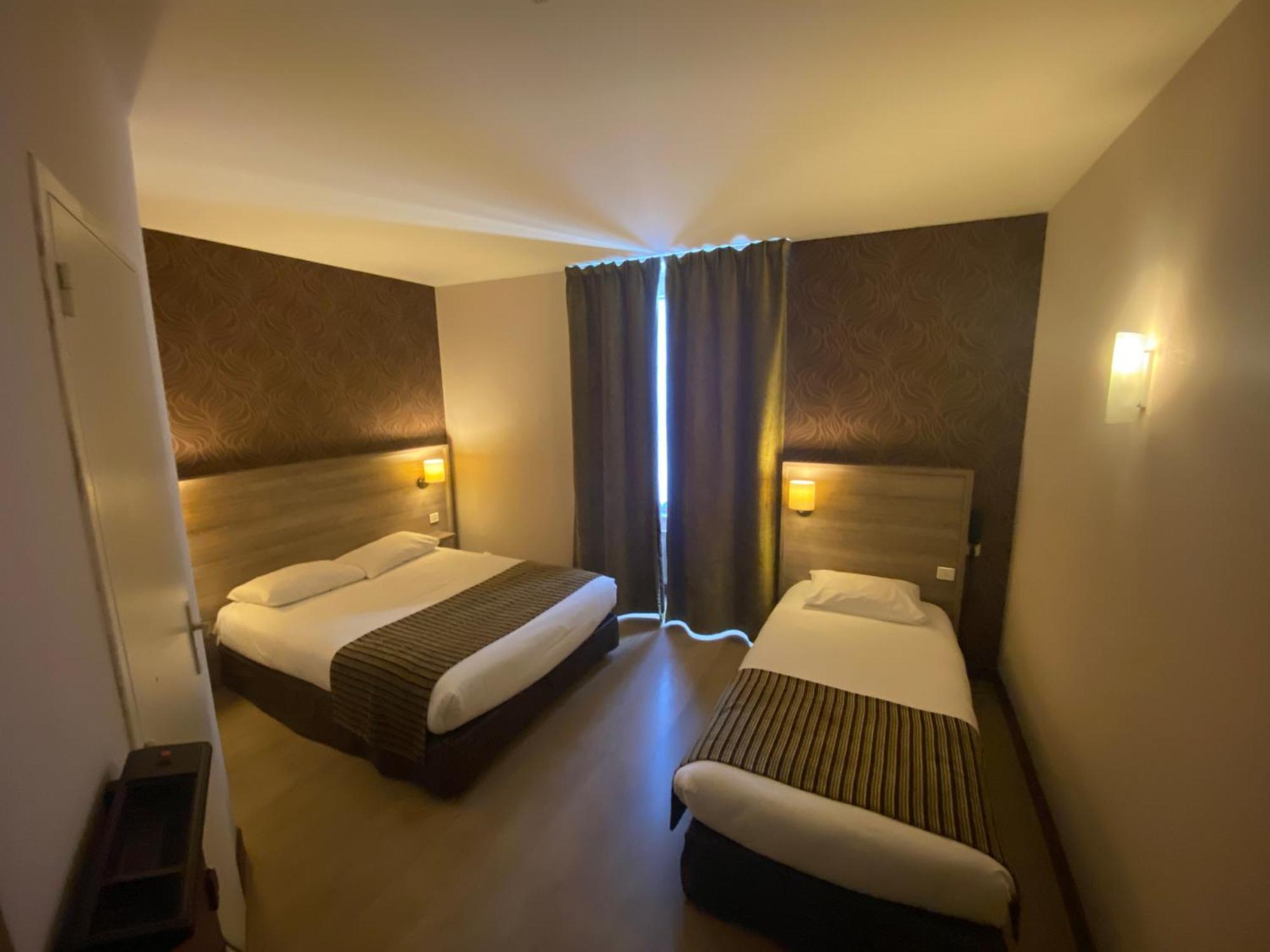 Logis Hotel Le Saint Georges Vivonne 部屋 写真