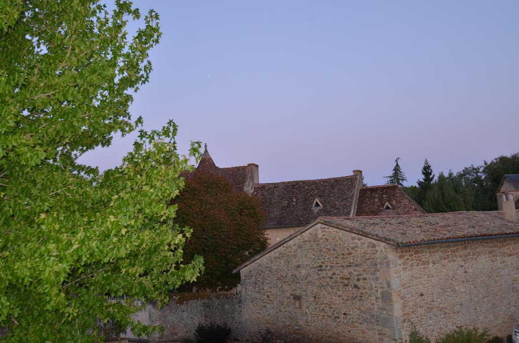 Logis Hotel Le Saint Georges Vivonne エクステリア 写真