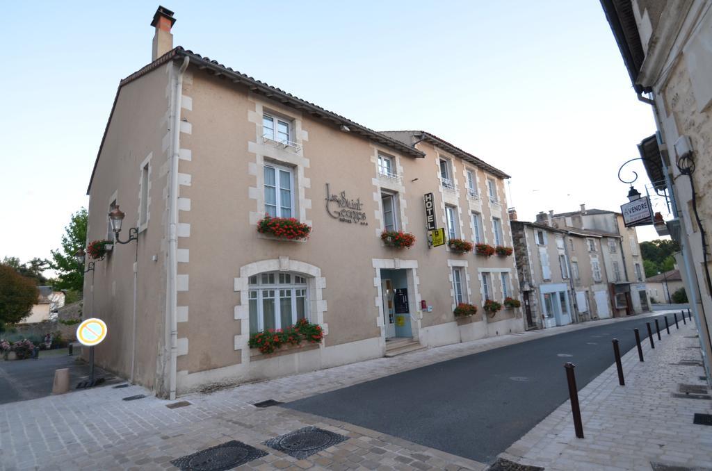 Logis Hotel Le Saint Georges Vivonne エクステリア 写真