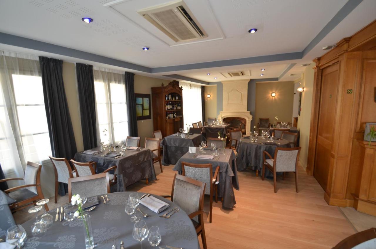 Logis Hotel Le Saint Georges Vivonne エクステリア 写真
